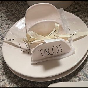 Rae Dunn Taco Plates/Holder Set
